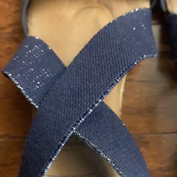 Donating Impo Sandals Criss-cross strap design GUC Sz 7 1/2 - Picture 2 of 8